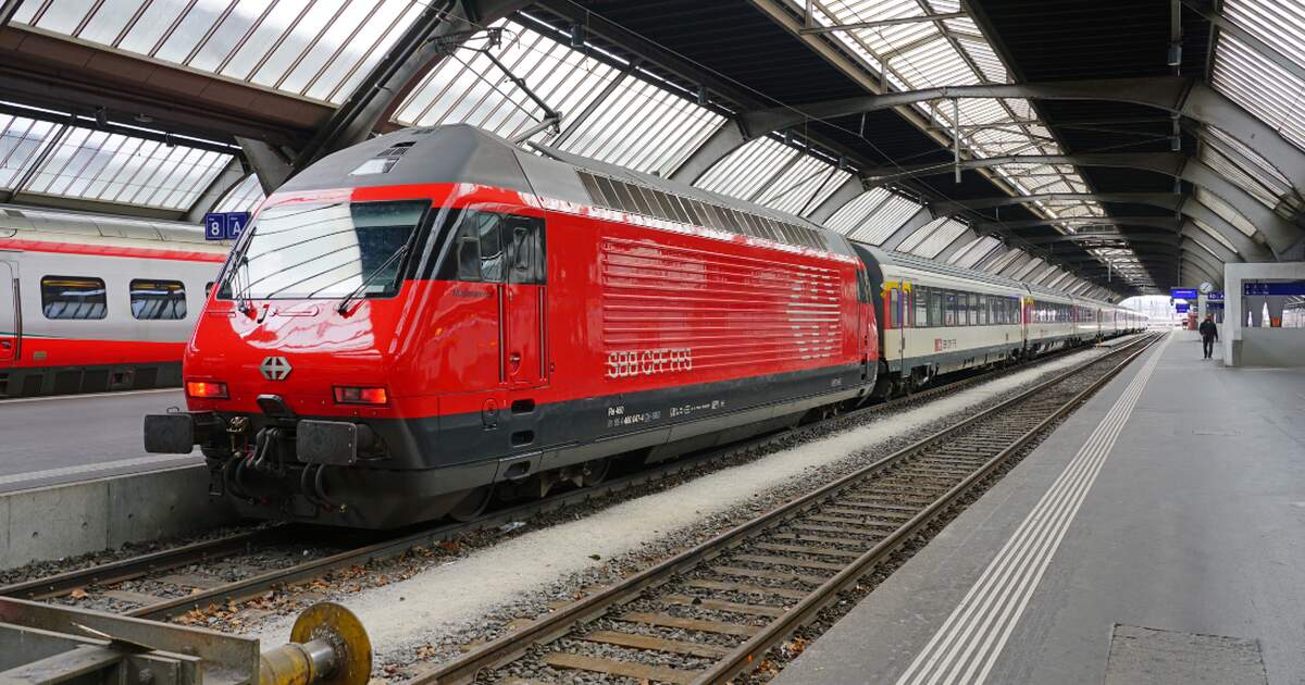 Travel like a president: Suisse Salon rail car available to rent
